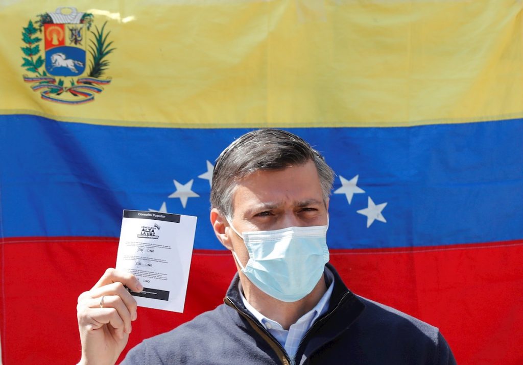 Leopoldo López lidera en Colombia "consulta popular" contra Maduro