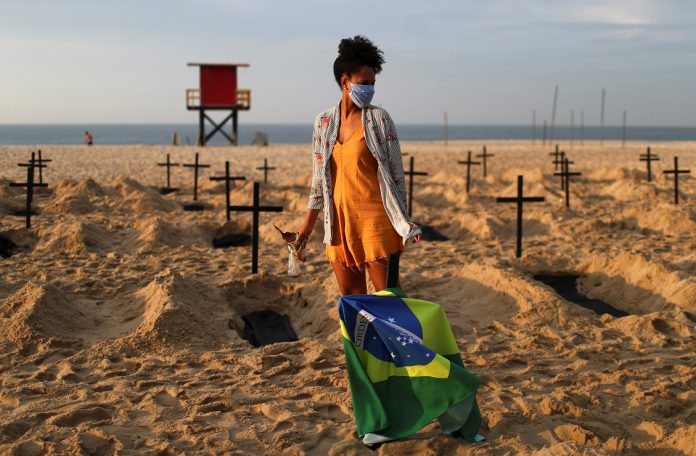 Río cerrará accesos al barrio de Copacabana en fin de año por repunte de la pandemia