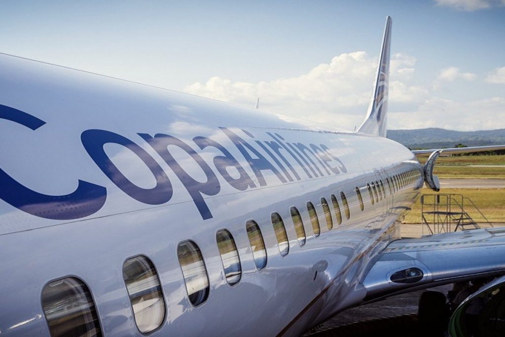 Avión debió regresar de emergencia tras despegar del aeropuerto La Chinita