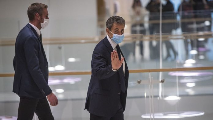 Rechazan la demanda de nulidad del juicio a Sarkozy, que testificará el lunes