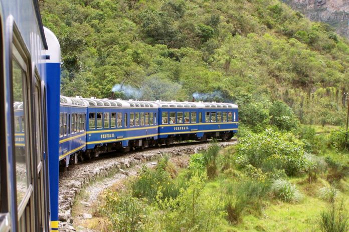 Machu Picchu seguirá cerrada hasta que termine bloqueo de vía férrea