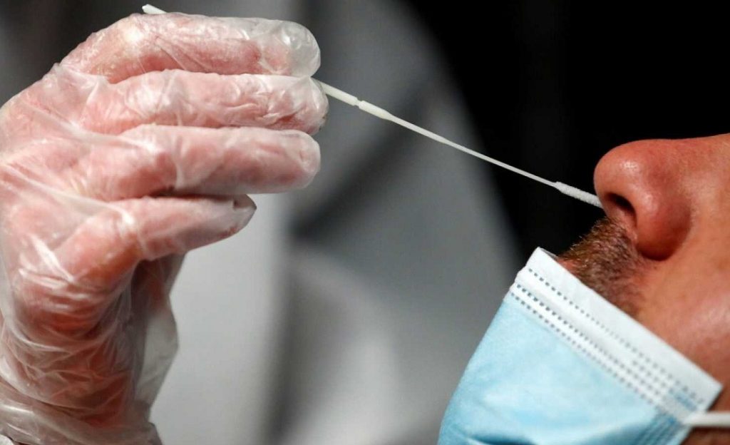 Detectan en Francia un primer caso de la nueva cepa de COVID-19 que surgió en Reino Unido