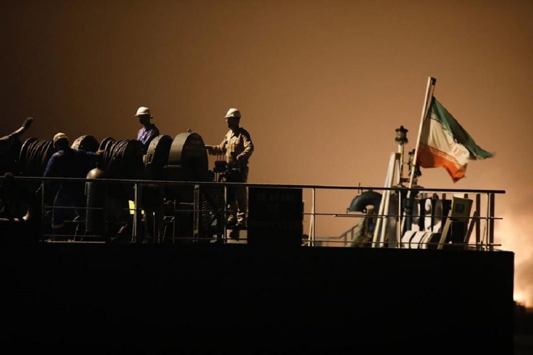 Bloomberg: La más grande flotilla iraní hasta ahora transporta combustible a Venezuela