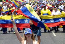 España busca defender la democracia latinoamericana ante casos cuestionables como el de Venezuela