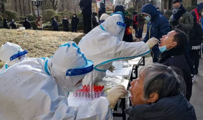 China confina dos ciudades para evitar un brote de coronavirus