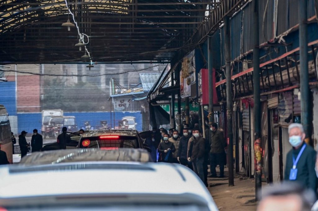 Expertos de la OMS visitan mercado de Wuhan donde hubo primer brote de coronavirus