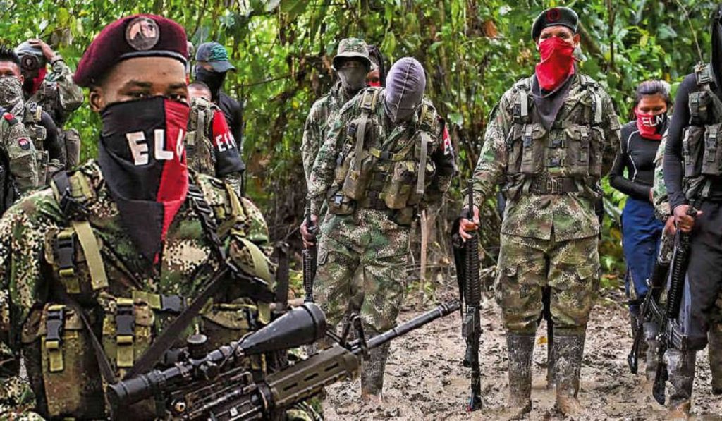 Infobae: ELN enfrentado a disidencias FARC ocupa fincas en Apure, amenaza y cobra “impuesto”