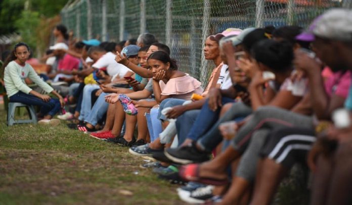Trinidad y Tobago extiende el periodo para regularizar estatus a venezolanos
