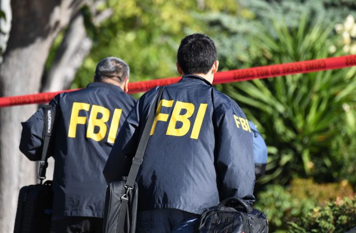El FBI detuvo a un funcionario de Trump por el asalto al Capitolio