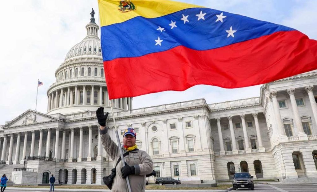 Organizaciones piden saber qué va a hacer Biden con venezolanos sin estatus