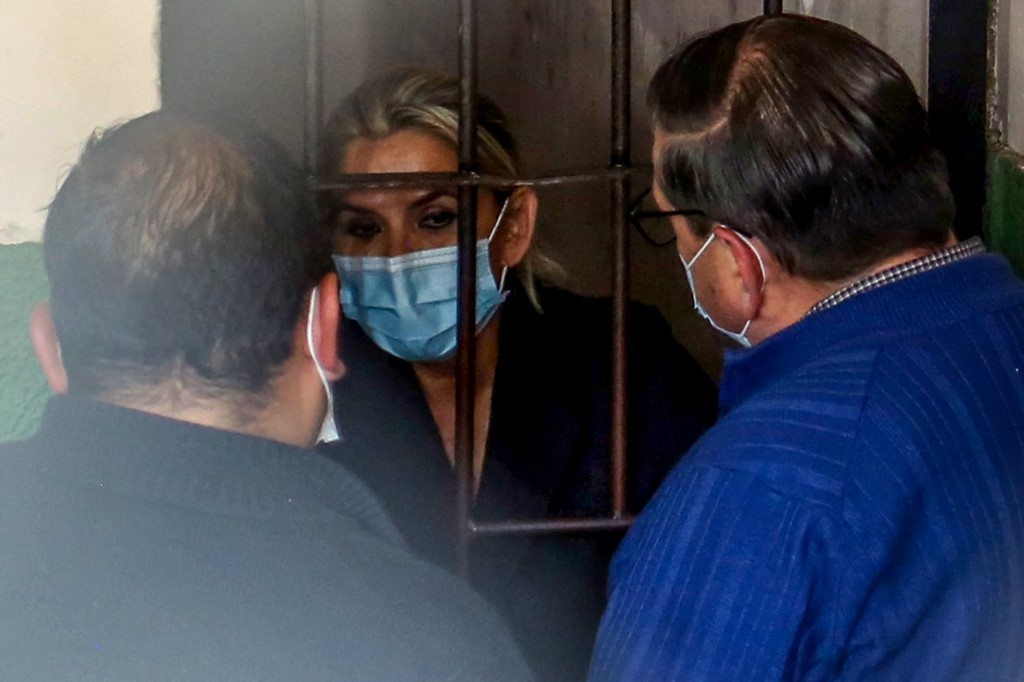 Exdiputada dice que no corresponde juicio de responsabilidades para Áñez