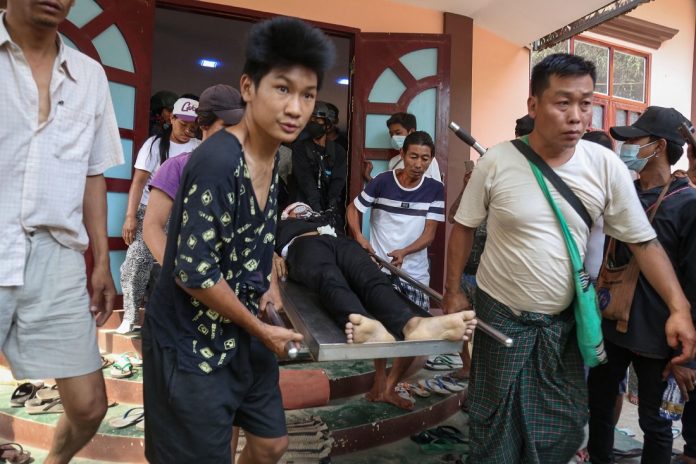 Birmania llora sus muertos tras el día más sangriento desde el golpe militar