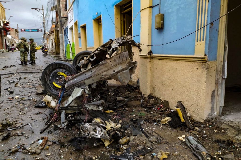 43 heridos dejó atentado con coche bomba en Colombia