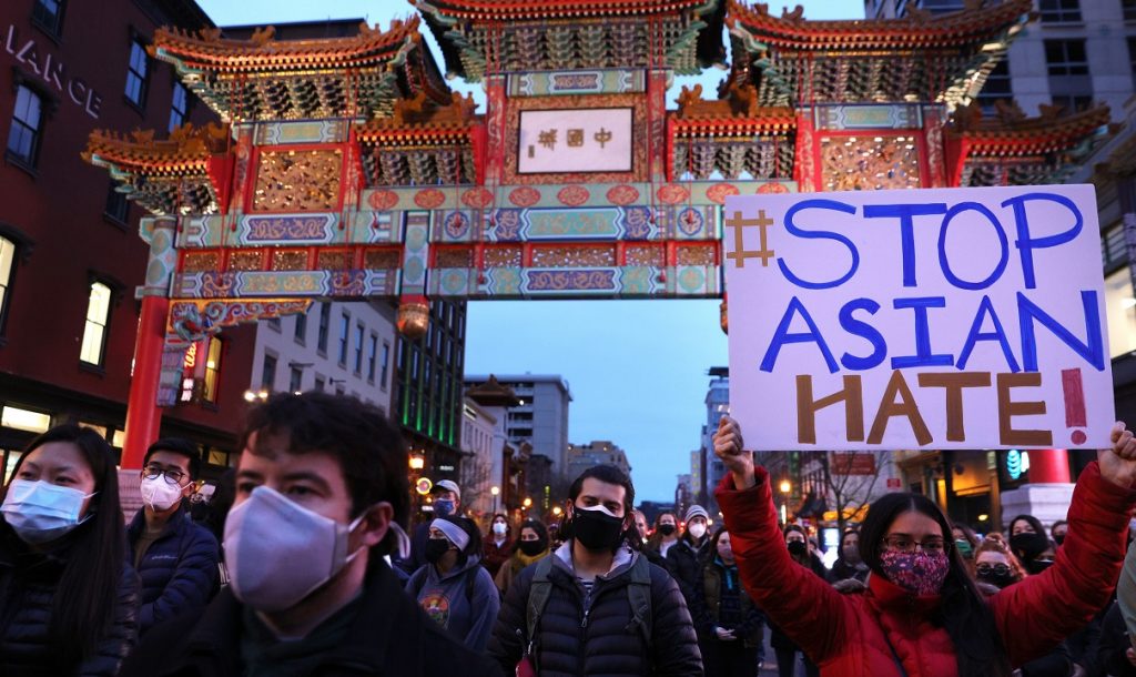 EE.UU. se vuelca contra el racismo antiasiático tras tiroteos en Atlanta