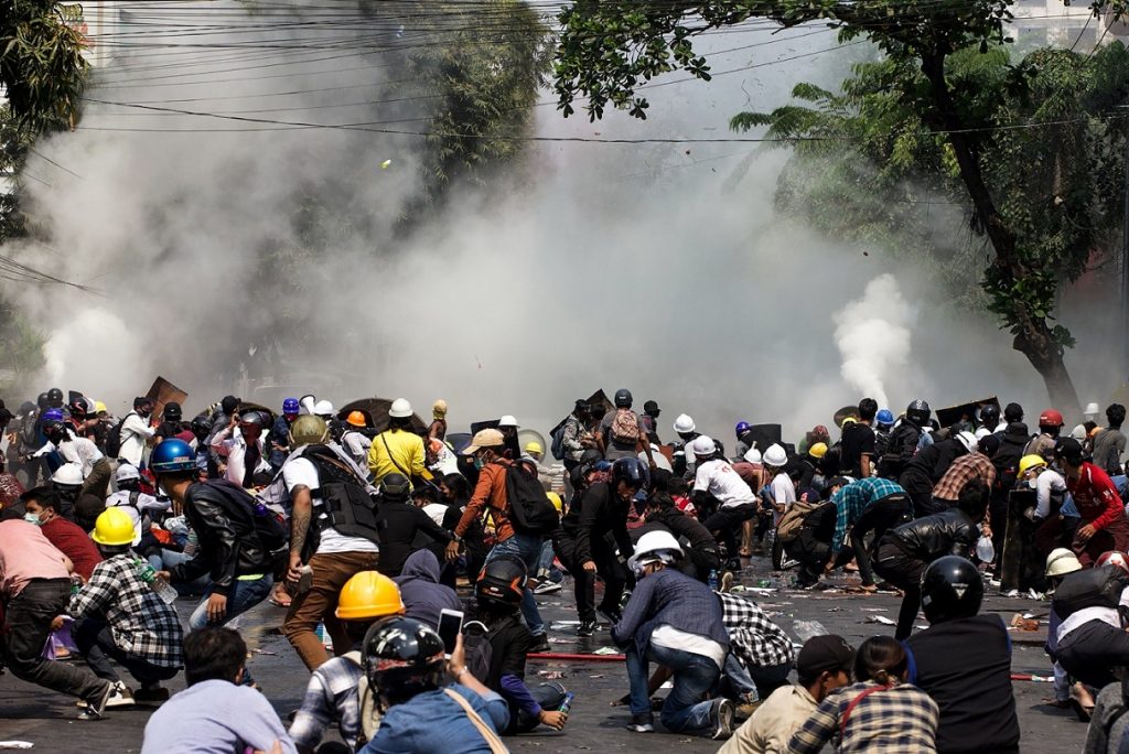 Aumentan a 18 los manifestantes antigolpistas muertos en Birmania