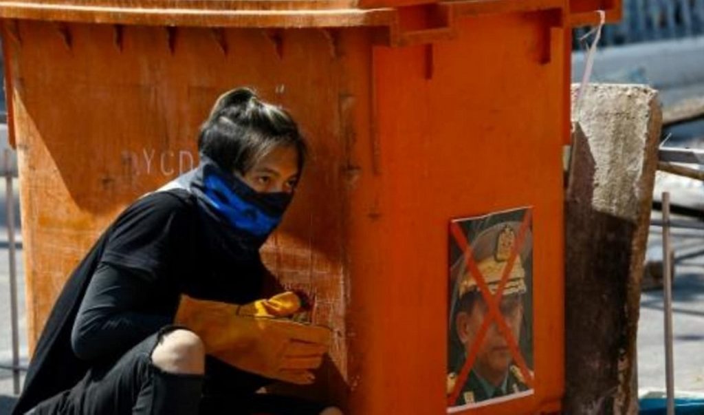 Fuerzas de seguridad de Birmania se despliegan en Rangún tras una noche de arrestos