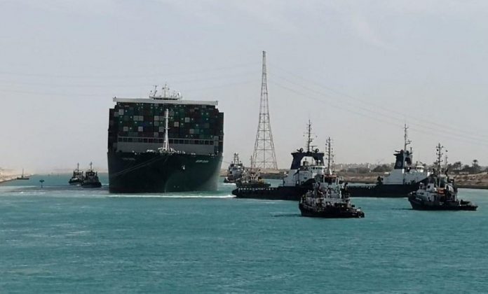 Se reanudó el tráfico en el canal de Suez, tras ser desencallado el 