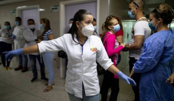 Expertos: El sistema sanitario venezolano no está preparado para una inminente segunda ola de COVID