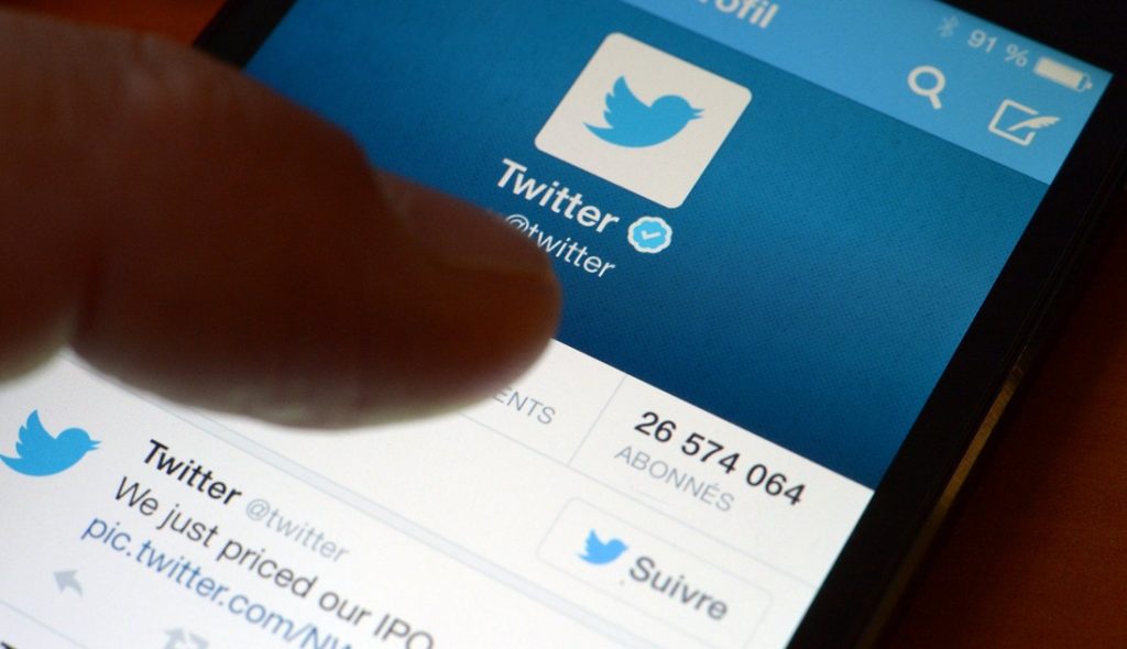 Rusia "frena" el funcionamiento de Twitter y amenaza con bloquearlo