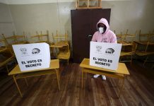 Las urnas en Ecuador abrieron para la elección del presidente y vicepresidente