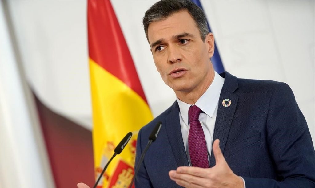 Medio español deplora el silencio de Pedro Sánchez ante vetos sufridos por Machado y Yoris