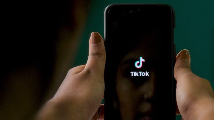 Senadores de EE.UU. piden investigar a TikTok por presunto espionaje chino