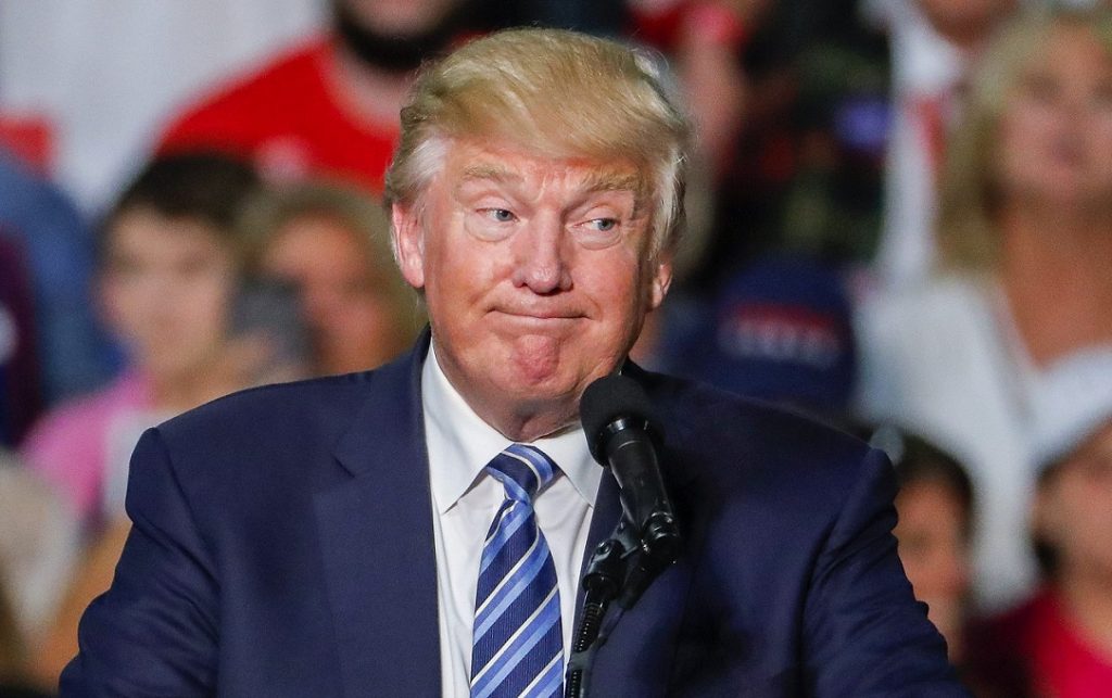 Trump insiste en el "fraude electoral" y arremete contra líder republicano