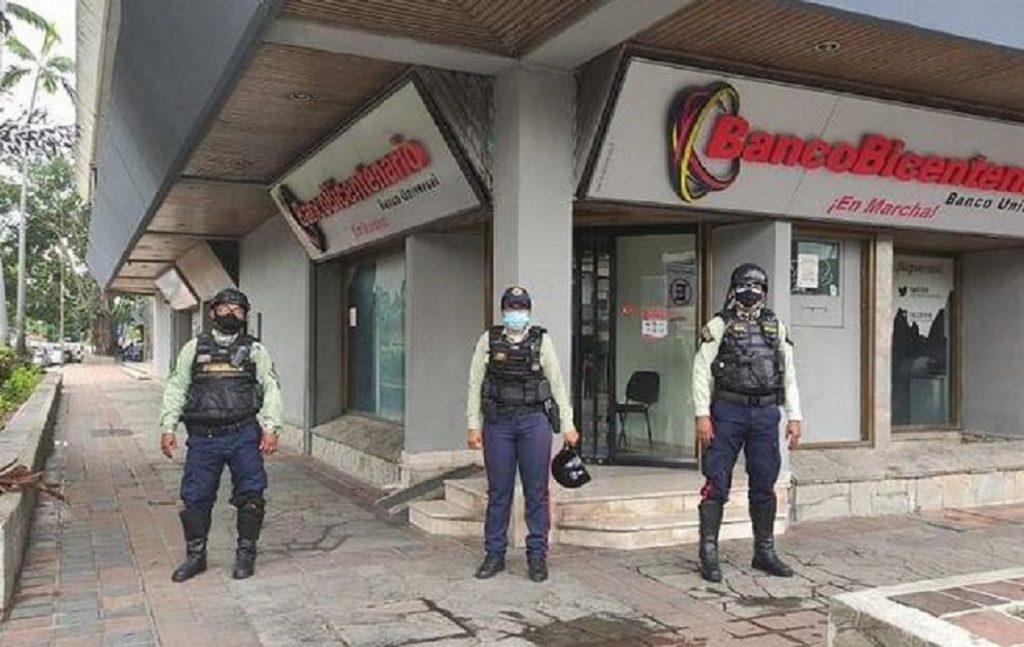 Policía Municipal de Valencia monitorea las diversas agencias bancarias de la ciudad