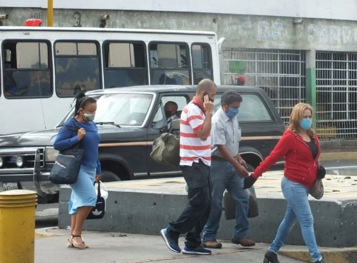 897 contagios de COVID reportan autoridades este lunes, 12 de ellos en Carabobo