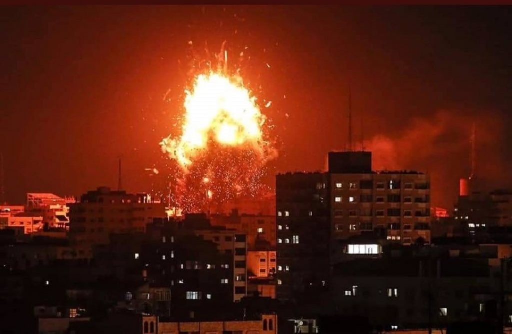 Intensos bombardeos israelíes desde tierra y aire en Gaza