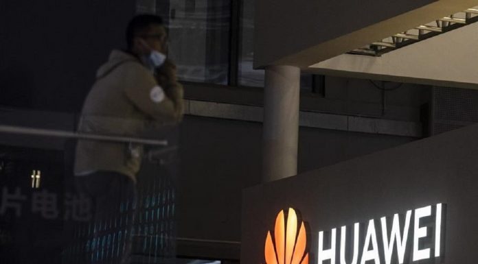 Huawei pierde su liderazgo en móviles y sale del 'top 5' tras dos años de veto