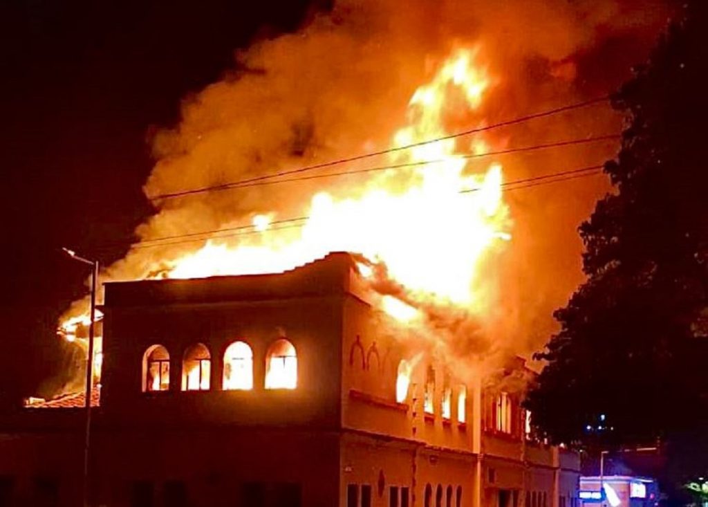 Manifestantes incendiaron Palacio de Justicia de Tuluá en Colombia