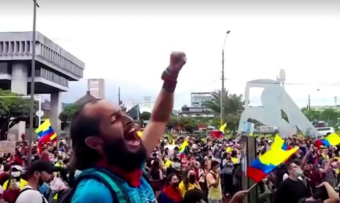 Murió Lucas Villa, manifestante tiroteado en una protesta pacífica en Colombia
