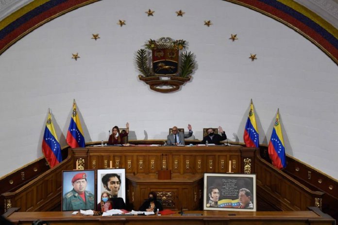 Parlamento oficialista celebra apertura económica en frontera con Colombia
