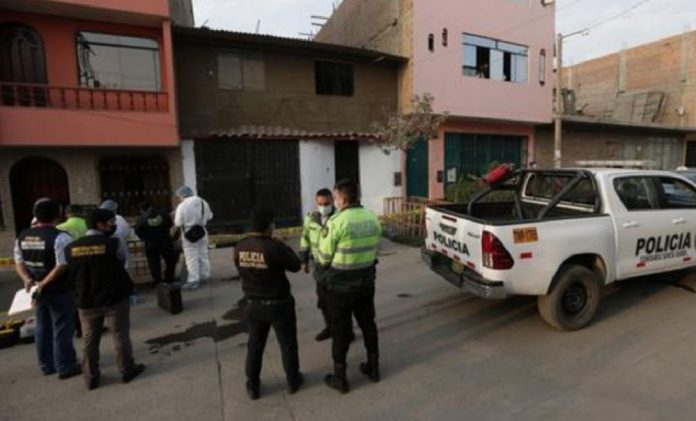 Tres sicarios en moto asesinaron a balazos a un venezolano en Perú
