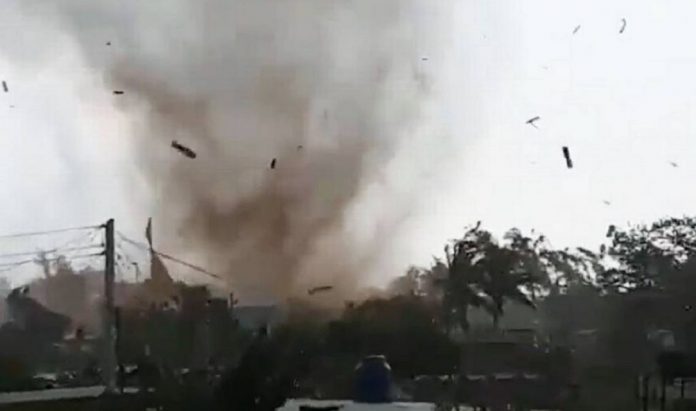Un tornado deja daños materiales en el centro de Cuba
