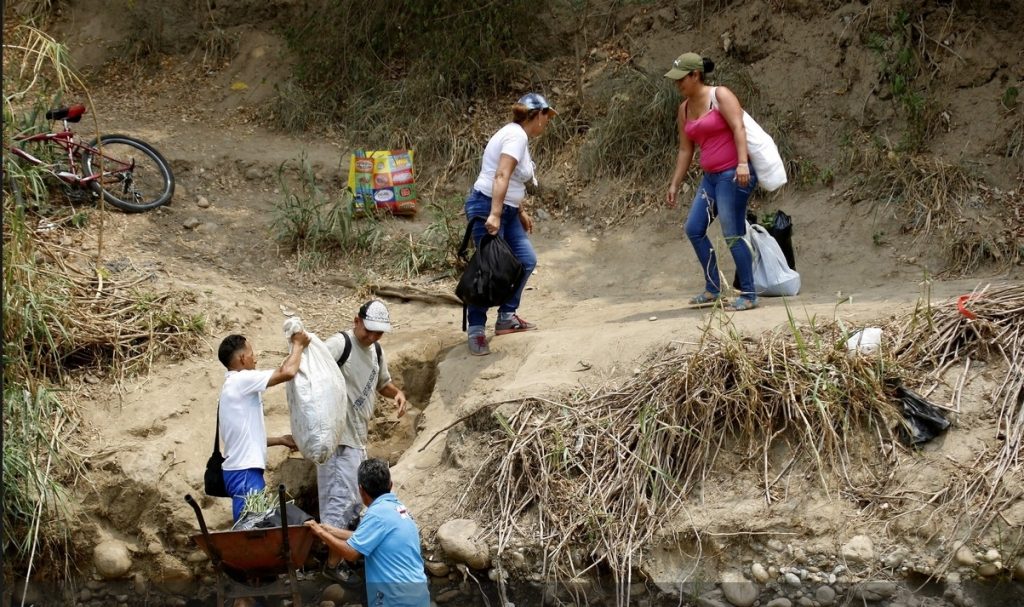 Freddy Bernal apoya el cierre de los pasos irregulares con Colombia
