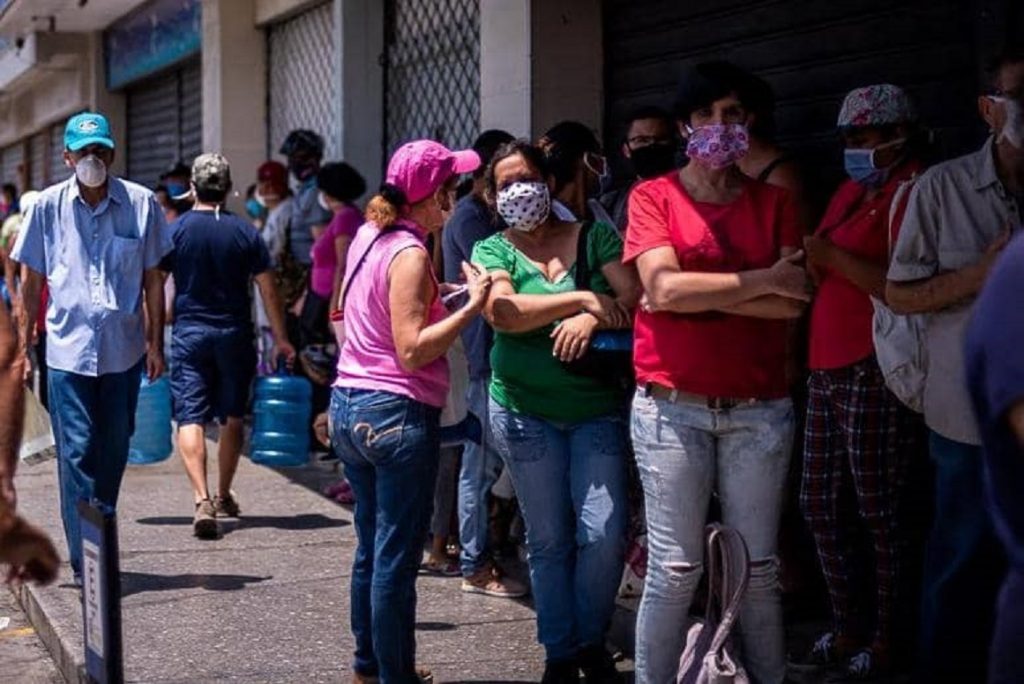 Lento y discriminatorio proceso de vacunación en ambulatorio Miguel Franco de Naguanagua