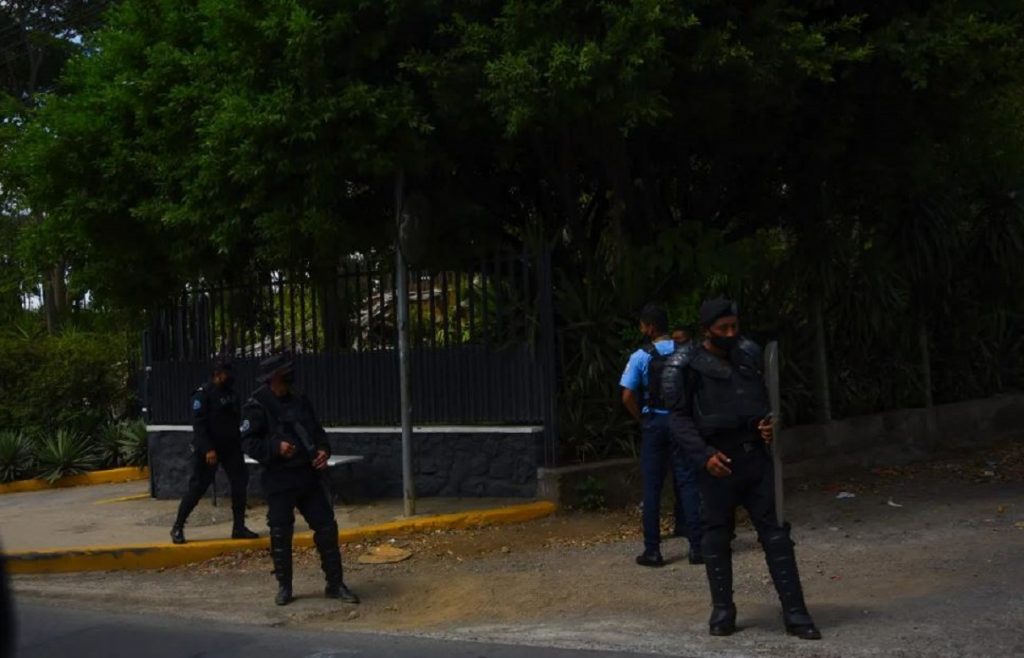 Bajo arresto domiciliario opositora Cristiana Chamorro, informó su hermano