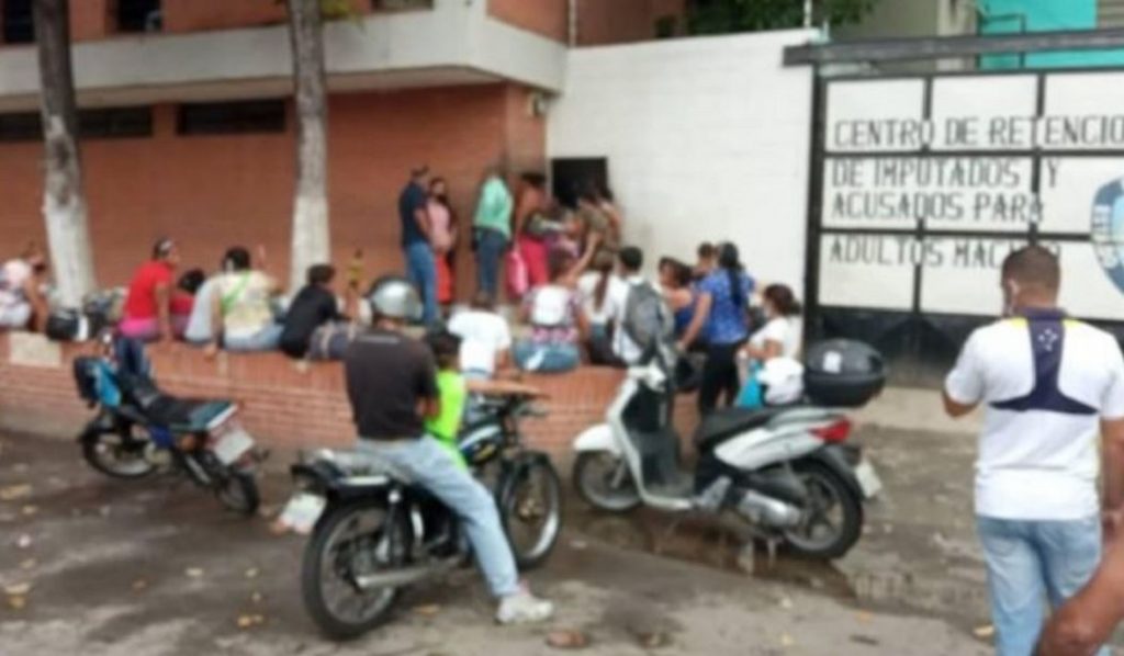 Familiares de detenidos por protestar en Los Roques exigen agilizar la excarcelación