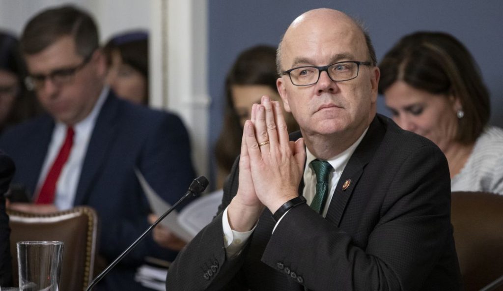 Congresista demócrata pide a Biden levantar las sanciones contra Venezuela