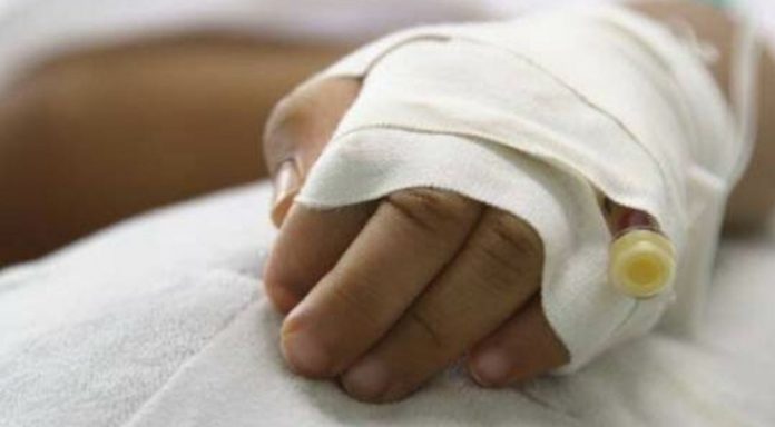 Padrastro hirió a niño venezolano en Colombia por mojar la cama mientras dormía