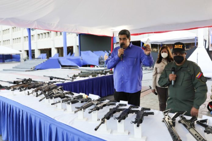 Maduro anunció la detención de un presunto paramilitar que combatía en Apure