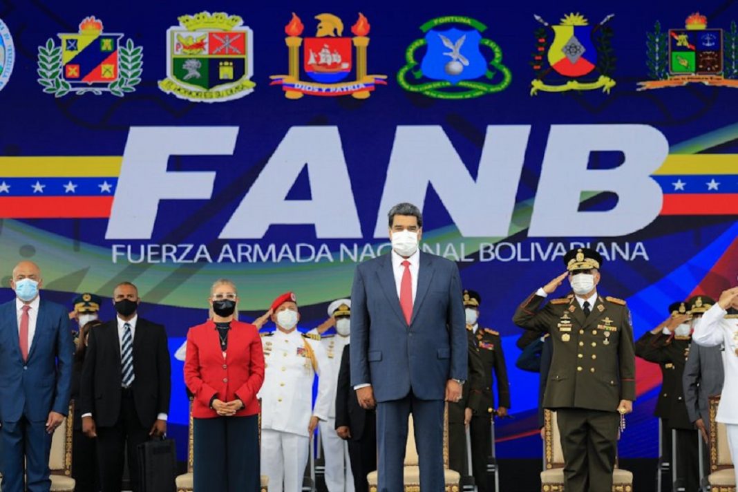 Maduro renovó la cúpula militar y ratificó a Padrino López en el Ministerio de Defensa