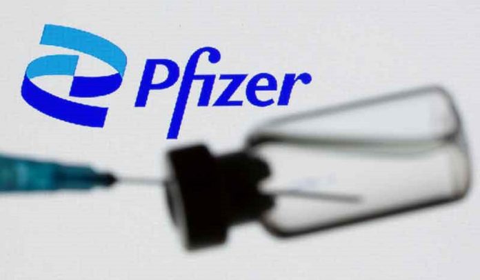 Pfizer ya creó dos nuevas versiones de su vacuna en menos de cien días, contra las variantes delta y beta, que finalmente no fueron usadas.