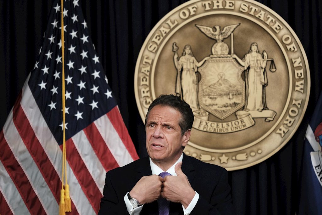 Gobernador de Nueva York dimitió a raíz de las denuncias de acoso