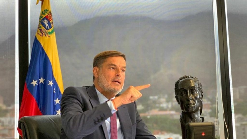 Canciller Plasencia dice a Borrell que la suspensión de las sanciones ayudará a Venezuela