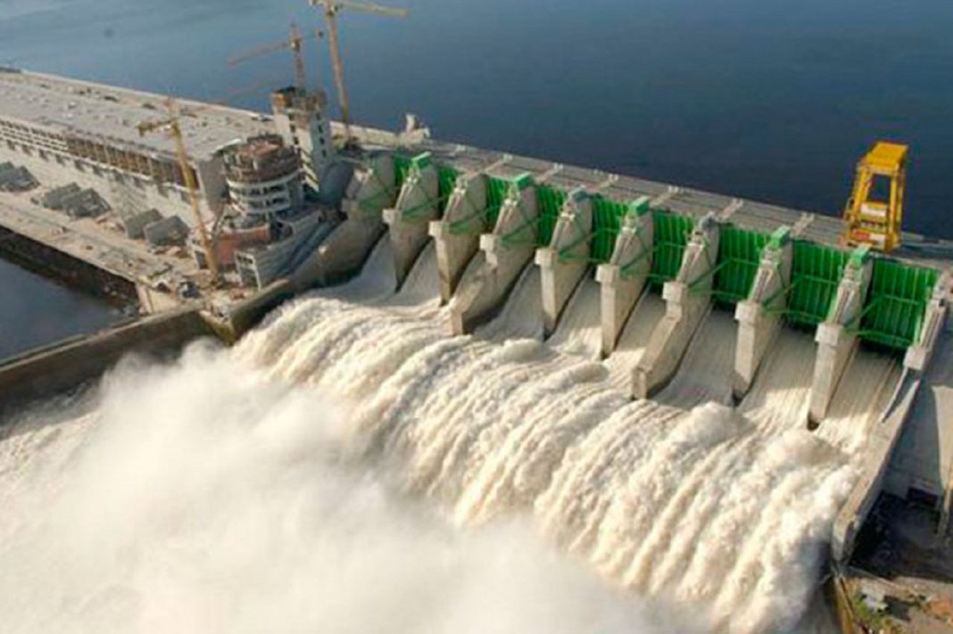 Энергия воды в реке. Гидроэнергия гидроэлектростанция. ГЭС Белу Монти. Исландия гидроэлектростанции. Гидроэлектростанции Норвегии.
