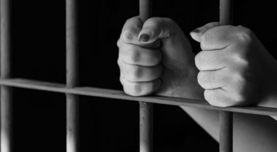 Condenada a casi 35 años una mujer que envenenó a sus dos hijos en Ecuador