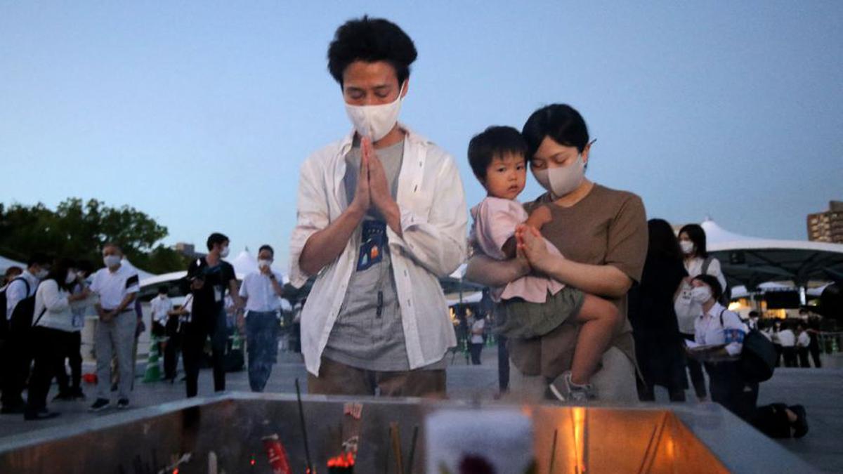 Hiroshima insiste en la abolición de armas nucleares y celebra relevo de paz